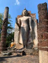 恭請踏上天梯...... Wat Saphan Hin