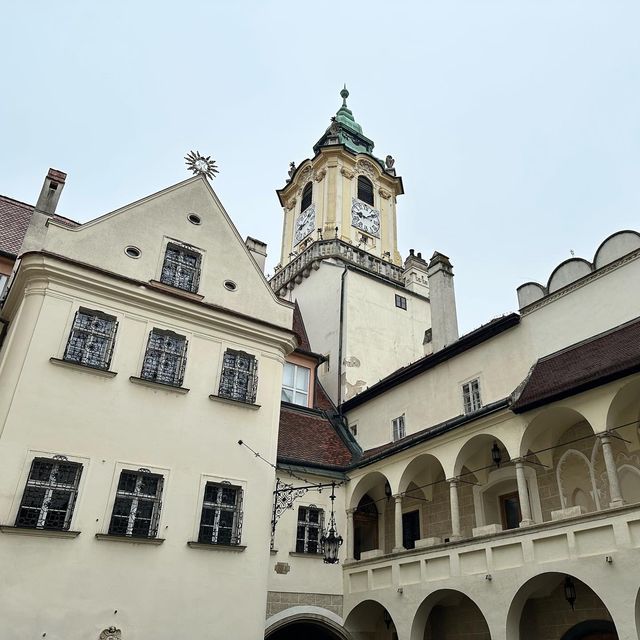 斯洛伐克🇸🇰景點-布拉提斯拉瓦市政廳