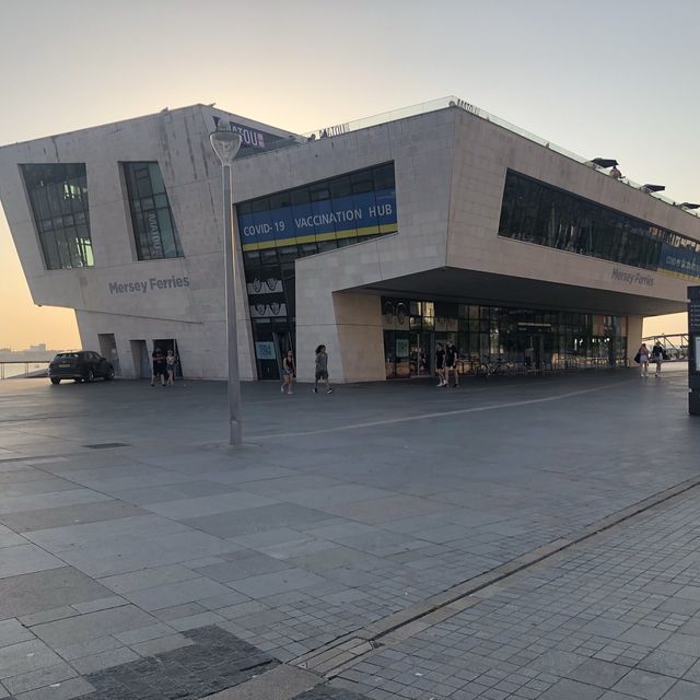 利物浦Pier Head徒步之旅尋找最美天際線