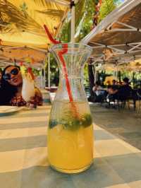 Beach Lovers Bar in Dadonghai 🍹🌊☀️🥥