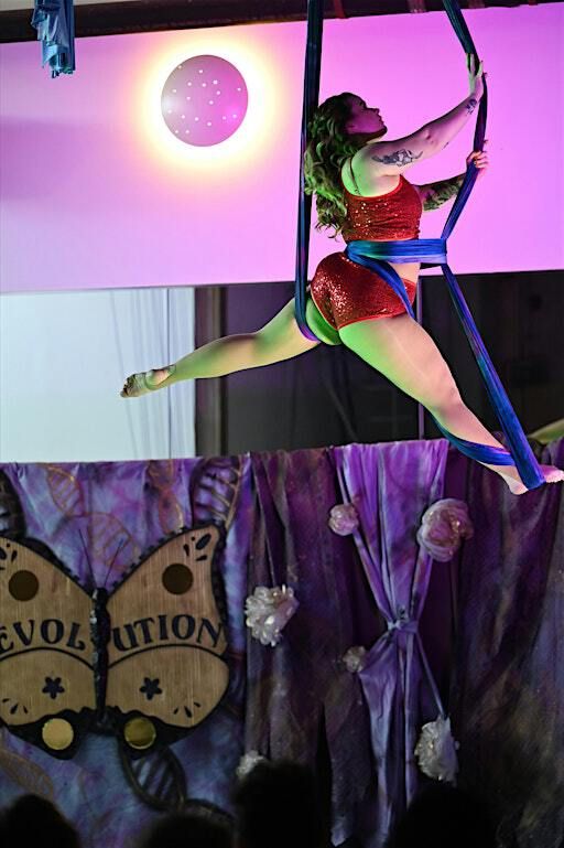 Sugar n’ Spice Friday Night | Fly Freak Studio