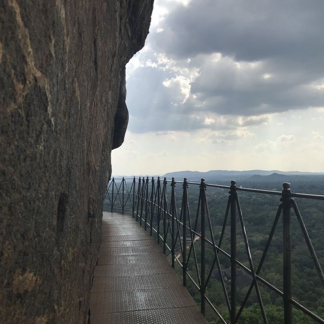 sigiriya Rock Lion roxxx me