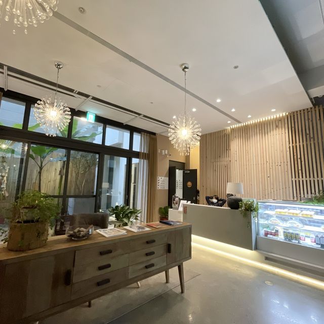 【台中 嬉行旅】極簡風平實文青旅店