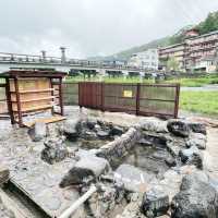 【鳥取県:三朝】三徳川のすぐそばを流れる三朝温泉のシンボル河原風呂。