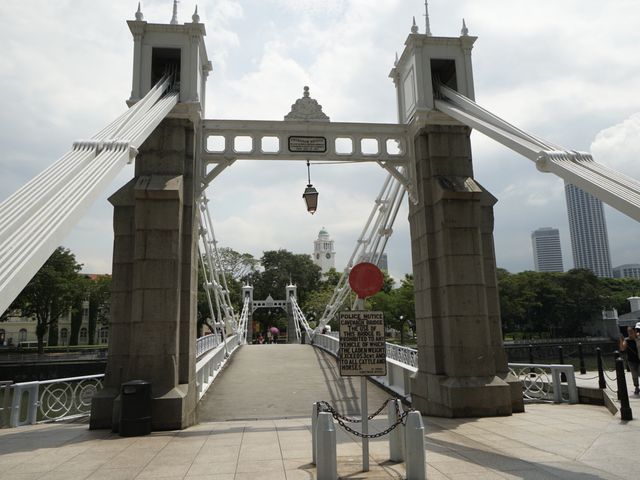สะพานคาเวนาห์ เก่าแก่ที่สุดของสิงคโปร์