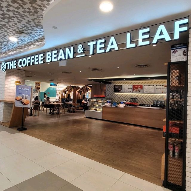 The Coffee Bean & Tea Leaves -with swing seat