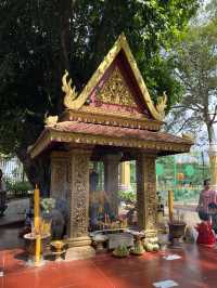สักการะสิ่งศักดิ์สิทธิ์คู่บ้านคู่เมืองเสียมเรียบ