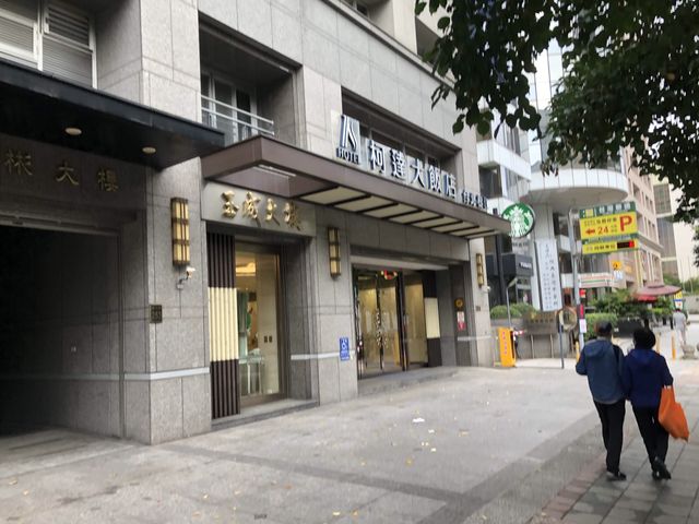 臺北 行天宮 商務旅店 CHECK inn 雀客旅館台北松江
