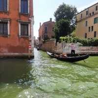 นั่งเรือกอนโดล่า (Gondola)