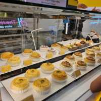 Rrooll - A New Cinnamon Roll Shop 