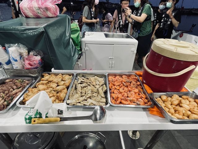 基隆當地初體驗  出海夜釣小管   玉龍捌號