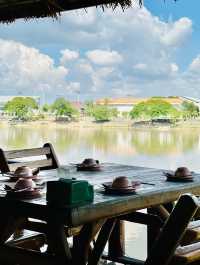 ร้านอาหาร  บ้านริมน้ำ  นครชุม