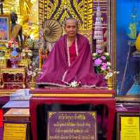 วัดพระธาตุหริภุญชัย ไหว้พระธาตุประจำปีเกิด ปีระกา