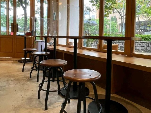 Quality cafe in Whampoa