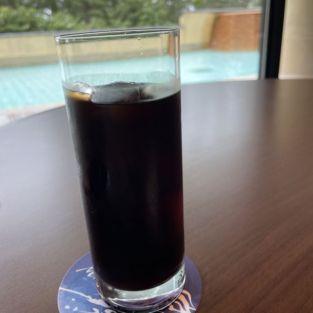 鴨川の老舗ホテルでジビエカレーをいただく