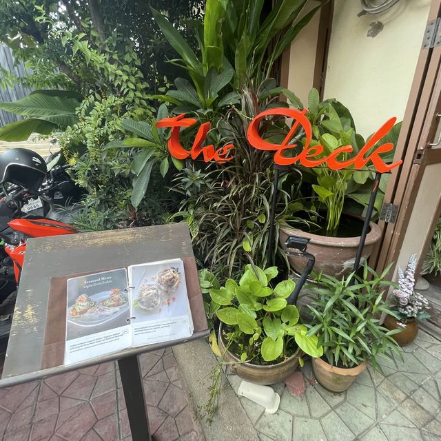【バンコク】ワットアルンを眺めながらランチやディナーができるレストランThe Deck