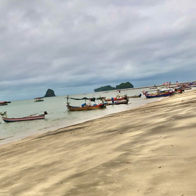 PANTAI PASIR HITAM, LANGKAWI 👣