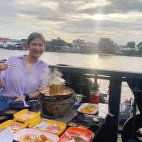 หมูกระทะวิวริมน้ำ