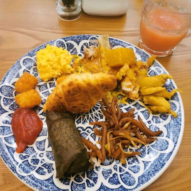 surprising enjoyable buffet breakfast