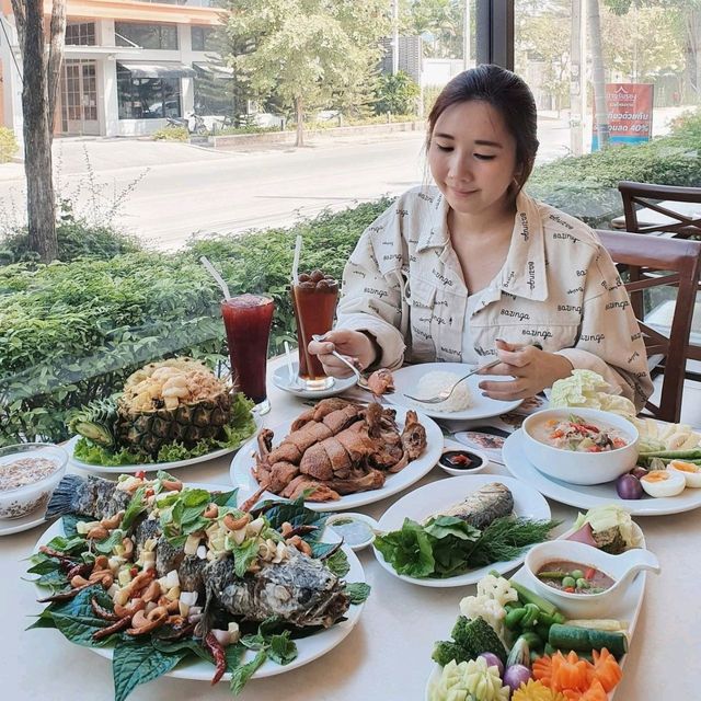 ร้านบ้านรับรอง อาหารอร่อย ซอย ศรีนครินทร์ 55