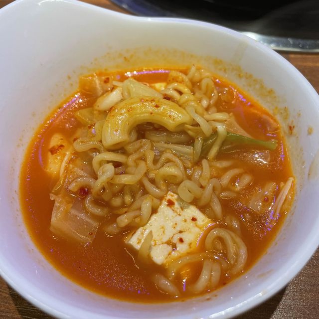 【新大久保】おいしいブテチゲと映える店内🇰🇷新大久保ブテチゲ