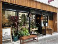 屋邨隱世Cafe｜屯門建生邨盤子工房