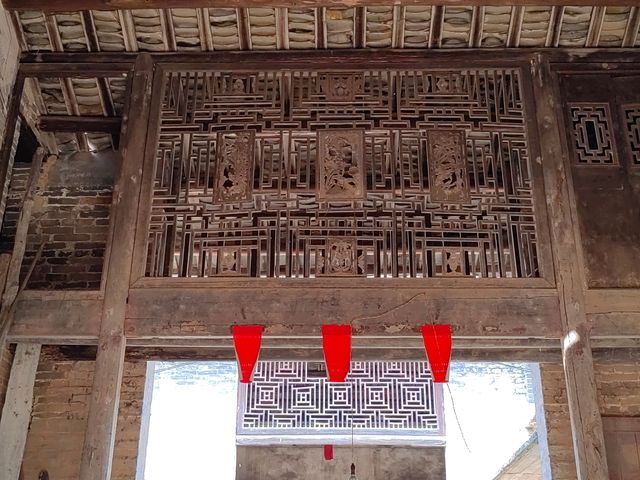 Guangdong Yunan Lanzhai Village Yuanquan Public Mansion