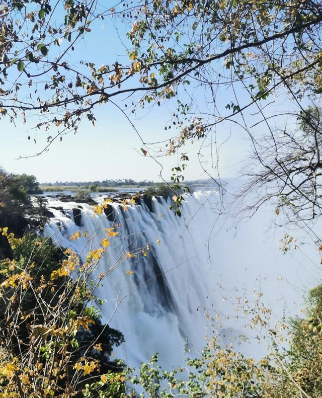 Travel checklist, experience the awe-inspiring thunder and mist.