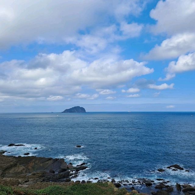 基隆 | 一眼就令人療育的「基隆忘憂谷」，山谷海景一次滿足，心靈放鬆的好地方!