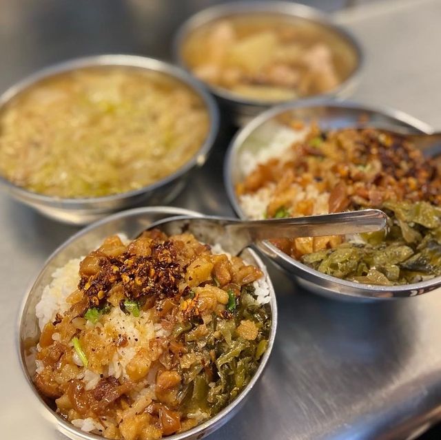［新竹/北區］柳家肉燥飯｜新竹城隍廟排隊名店 白菜滷很大碗又便宜୧꒰*´꒳`*꒱૭✧ 