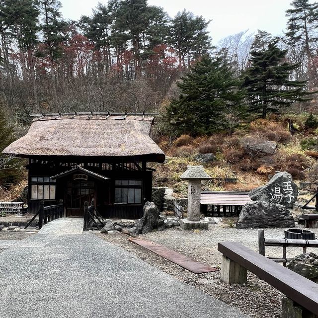 【福島】茅葺き屋根が美しい温泉旅館