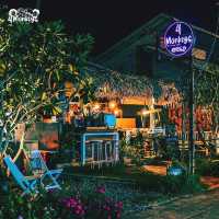 4 monkeys บาร์สุดชีล ณ เกาะสมุย