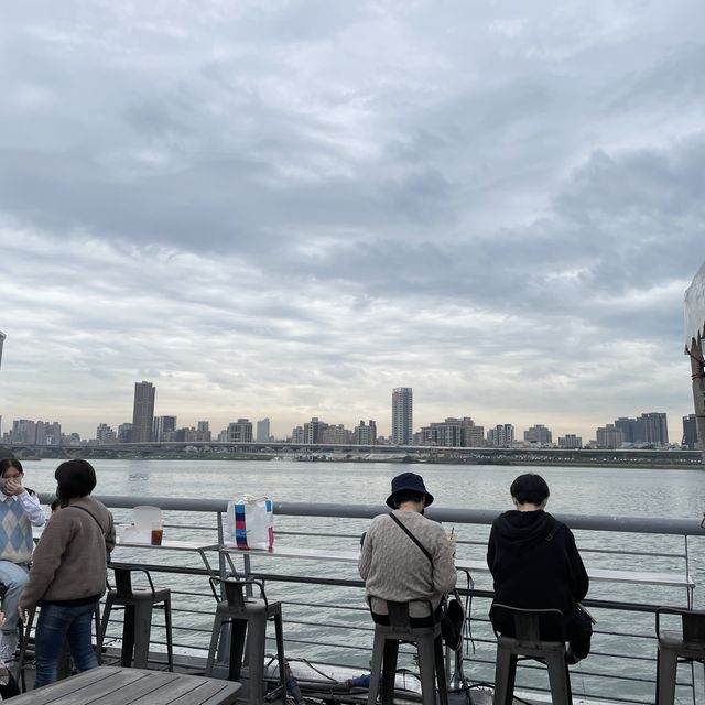 【台北 大稻埕碼頭】欣賞河岸日落 | 貨櫃市集美食