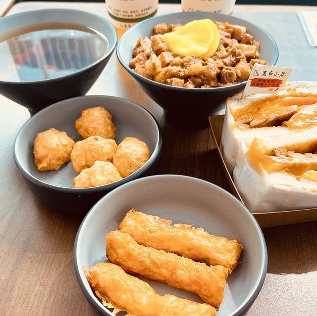 必食台式吐司 🥪 @黑布小巷