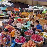 ตลาดอองซาน   ใกล้ไขน่าทาวน์