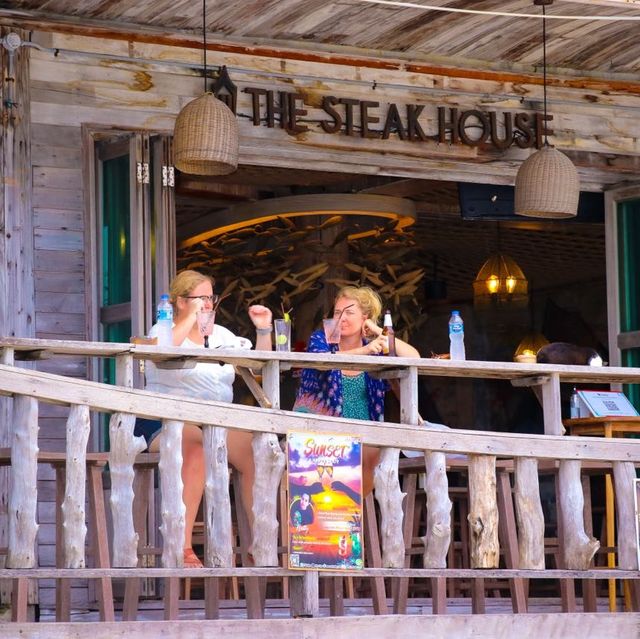 หาดพัทยา หลีเป๊ะ สตูล หาดสวย น้ำใส บรรยากาศดี หาดพัทยา หลีเป๊ะ สตูล หาดสวย น้ำใส บรรยากาศดี