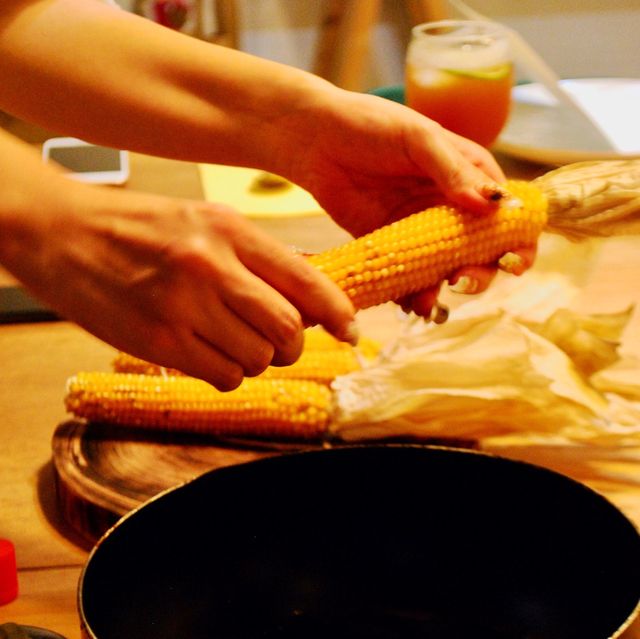 ロングテーブルでお食事会も【EAT LAB】