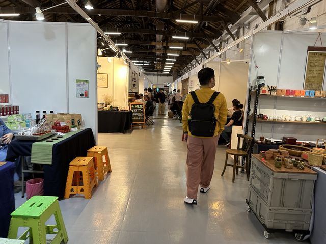 松山文創園區中，特色展覽都是茶品讓人喝茶，還可以了解茶的知識