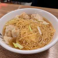 發揮穩定雞粥腸粉店🍜🍚🥤