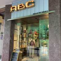 灣仔老字號餅店，七彩蜂蜜蛋卷 