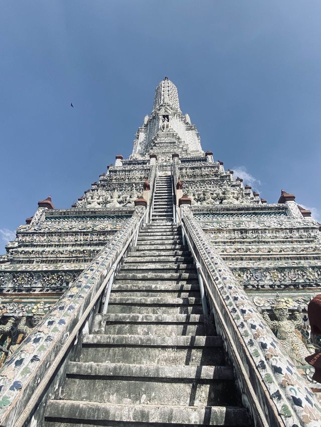 ทำบุญ ไหว้พระ | วัดอรุณราชวราราม | กรุงเทพมหานคร