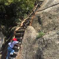 hiking huashan