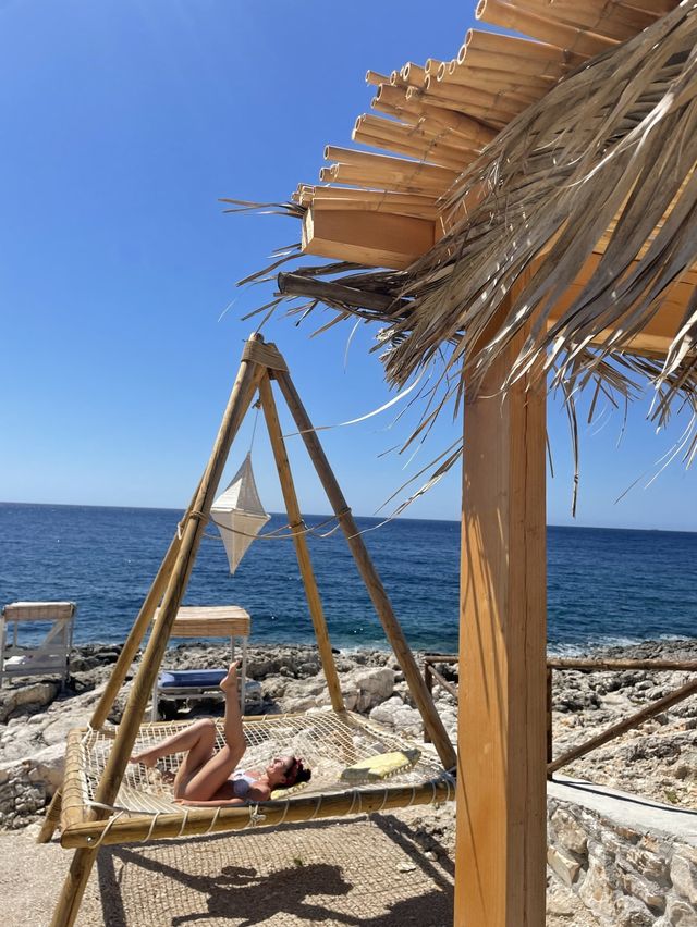 Porto Roxa Beach