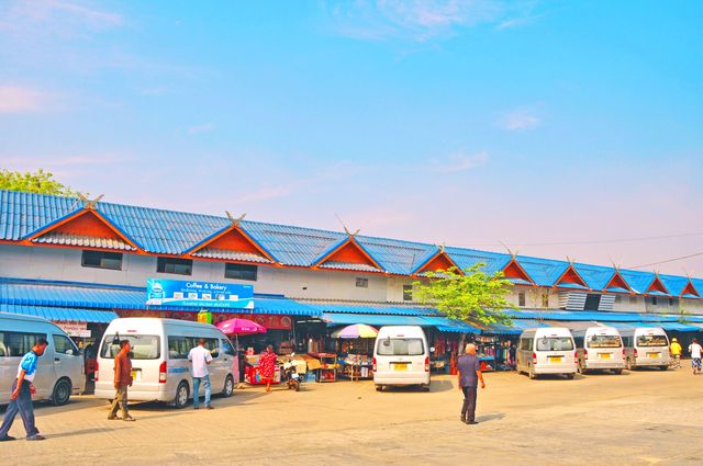 Thai tourism: Chiang Rai Hot Spring Square, soak in bubble hot springs and cook eggs.