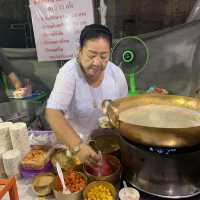 ป้าอ้วนบัวลอยมือถือ ร้านประจำพระเทพรัตนฯ