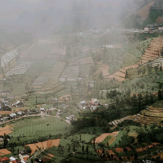 MOUNT PRAU : DIENG PLATEAU