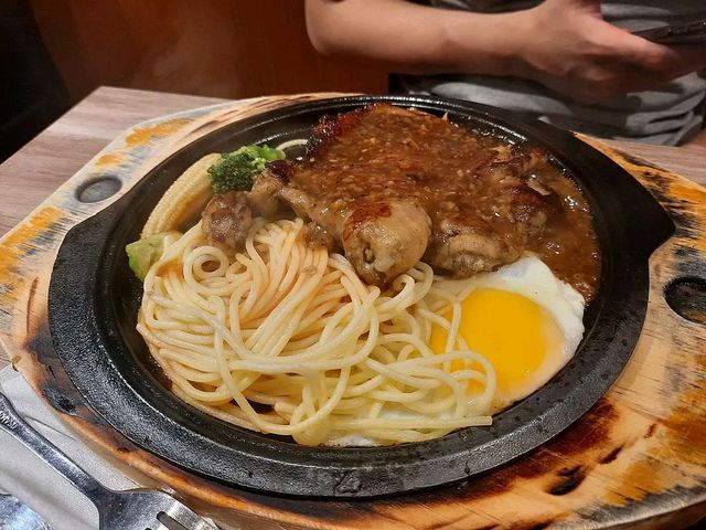 【基隆】基隆市區|平價牛排|人从众厚切牛排