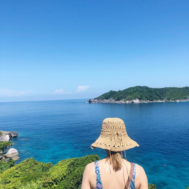 หมู่เกาะสิมิลัน หาดทรายขาว น้ำสีฟ้าใสปิ้ง 