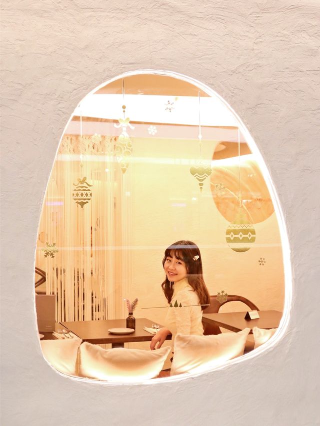 大地色系打卡餐廳 Chill 住享受 High Tea  未行到埋去已經被餐廳外的設計吸引 以大地色系為主調 餐廳每一件擺設佈局都好吸引眼球😍 完全喺我杯茶🥰  未開始食已經同閨蜜瘋狂打卡😛 H 大地色系打卡餐廳 Chill 住享受 High Tea  未行到埋去已經被餐廳外的設計吸引 以大地色系為主調 餐廳每一件擺設佈局都好吸引眼球😍 完全喺我杯茶🥰  未開始食已經同閨蜜瘋狂打卡😛 H