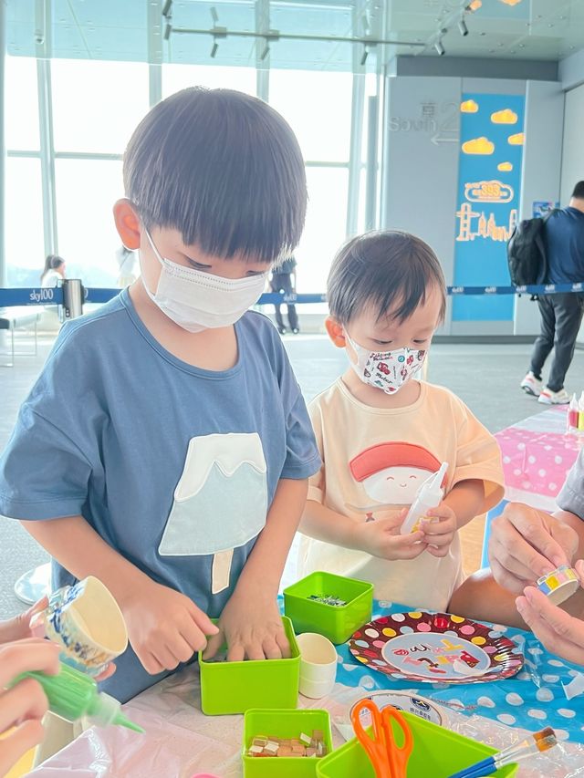 393米高空 親子高質慶祝生日 